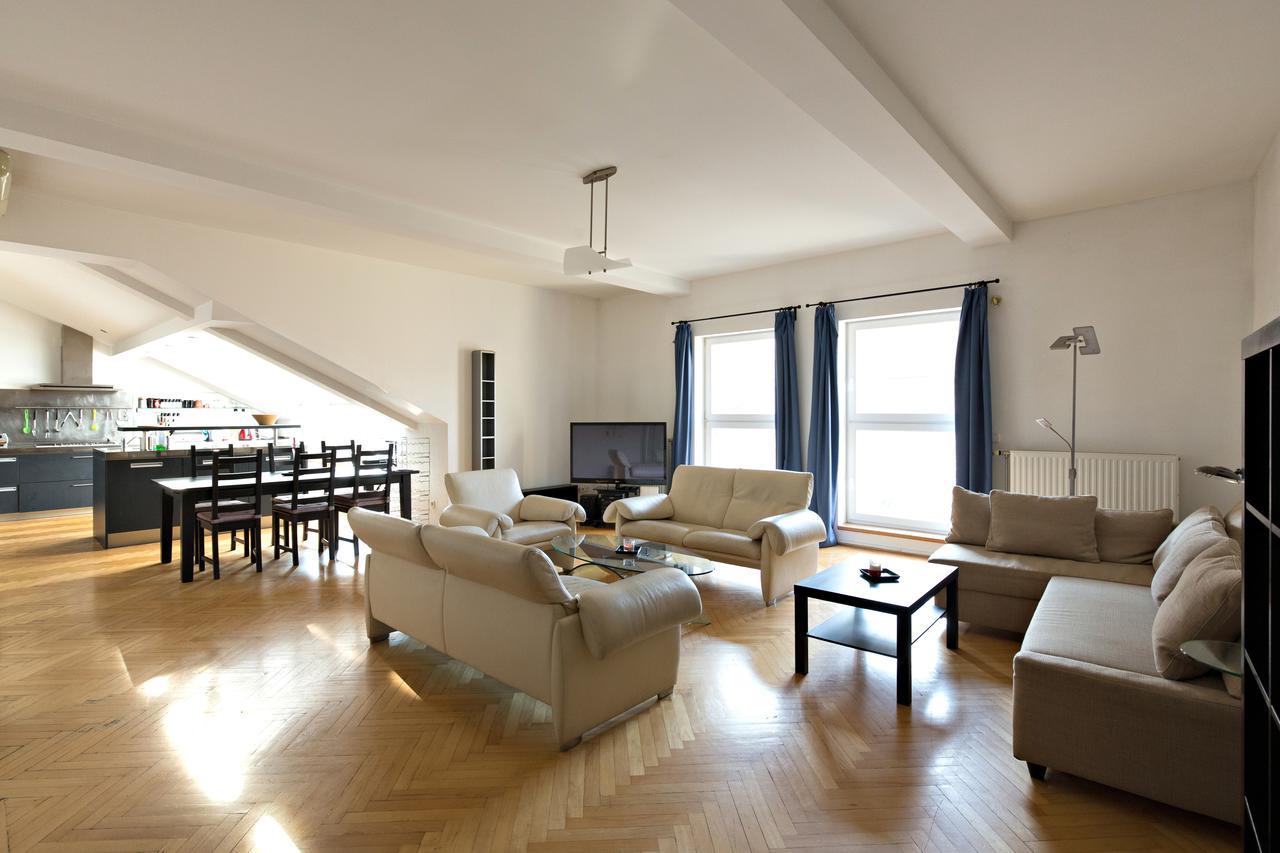 Damati Kft Liszt Ferenc Ter Inner City Flat Budapest Eksteriør billede